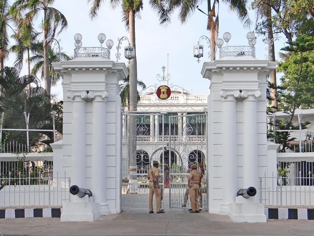 Le Dupleix Hotel Pondicherry Exterior photo